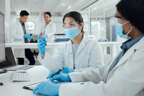 ISO 15189 en ISO 17025 lab safety