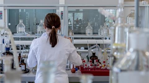 laboratory-2815641_1920
