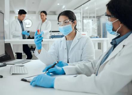 ISO 15189 en ISO 17025 lab safety