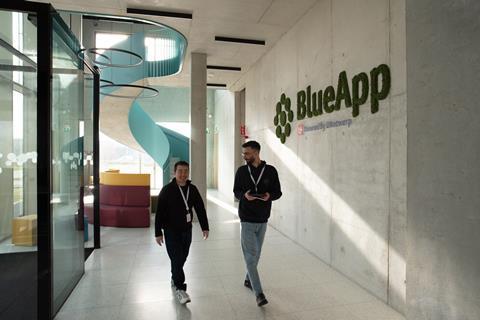 230209blueapp84