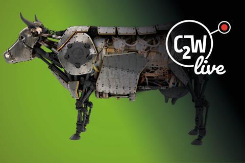 foto: mechanische koe 'Margeret' via Those Vegan Cowboys