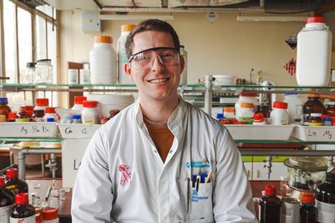 Portret - Loren Deblock in het labo