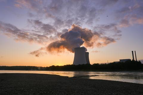 nuclear-power-plant-g7b116ca45_1920