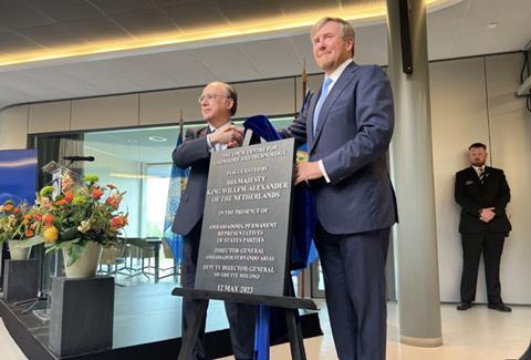 Koning Willem-Alexander opent het ChemTech Centre van OPCW